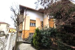 Casa indipendente con giardino in vendita a Cavaria con Premezzo (VA)