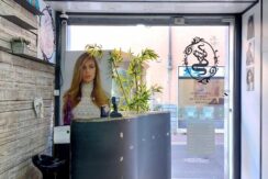 negozio in centro Cassano Magnago arredato per attività di parrucchiera/parrucchiere in vendita o locazione